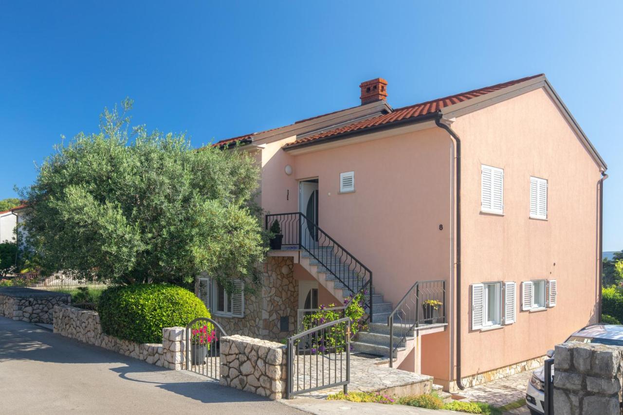 Apartment Lavanda With Beautiful Garden Krk Town Eksteriør billede